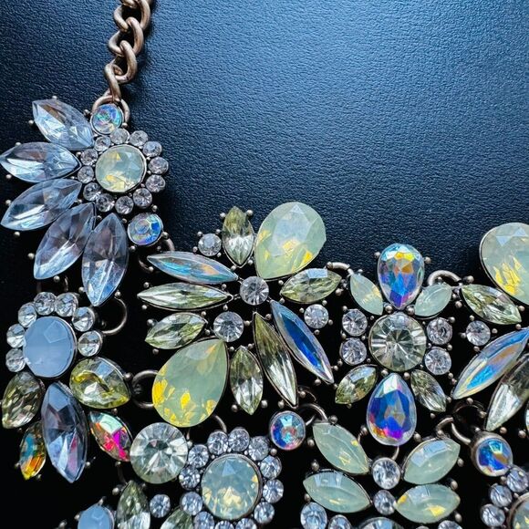 Bib Style Necklace Flower Iridescent Rhinestones Gold Plated Lobster Claw Clasps - Picture 8 of 12
